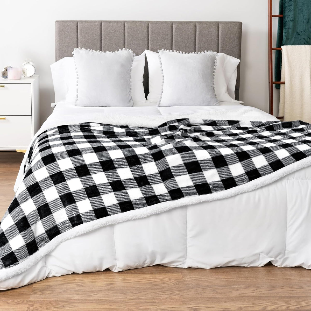 Checkered Sherpa Throw Blanket Couch Sofa Bed, Black White, 50X60