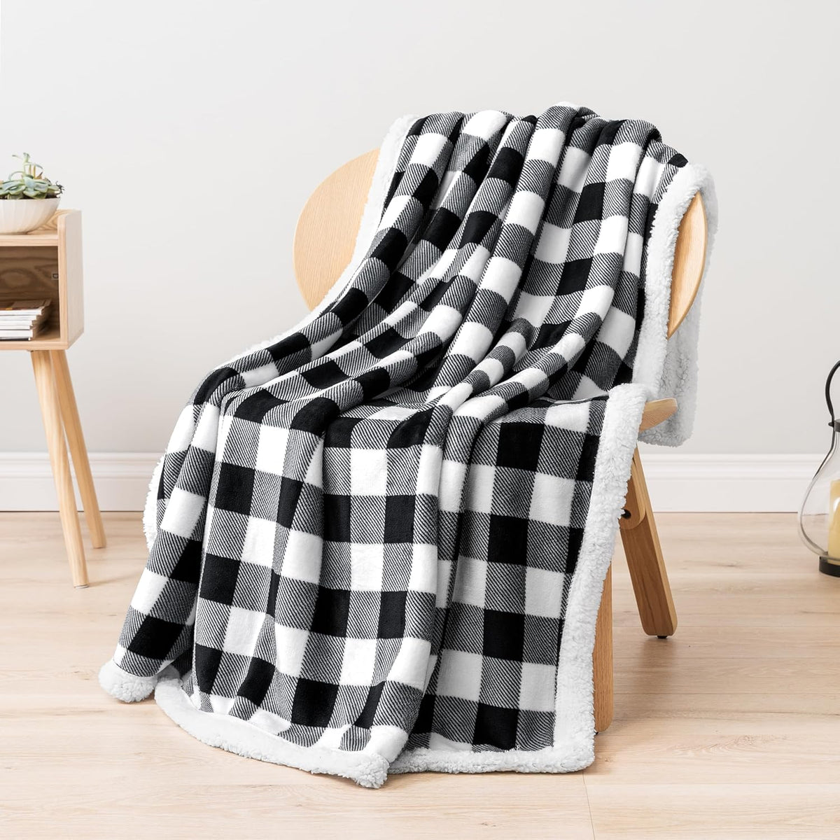 Checkered Sherpa Throw Blanket Couch Sofa Bed, Black White, 50X60